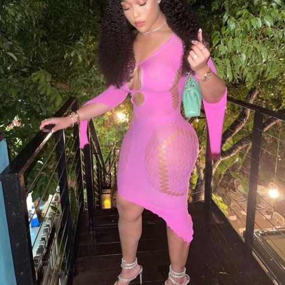 Brand NEW (NWOT) POSTER GIRL Charlotte Midi Dress in Fuchsia Pink - Picture 3 of 3